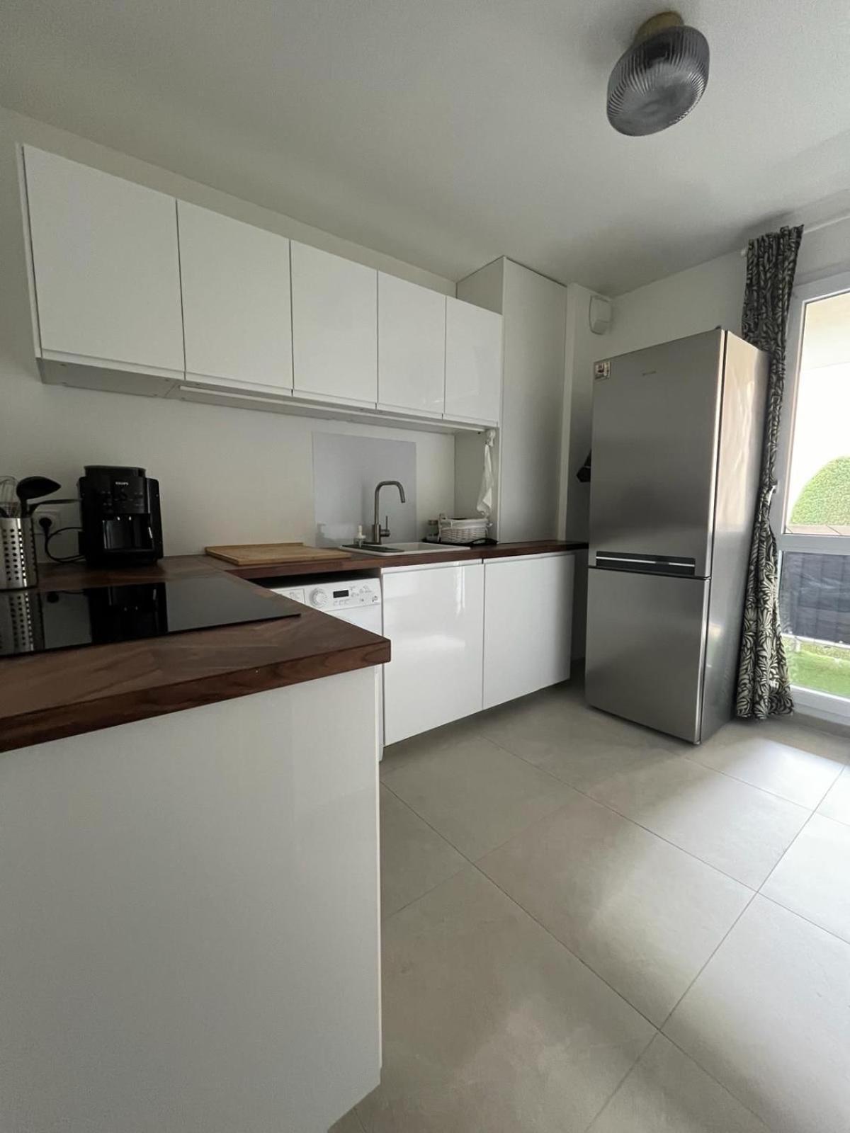 Appartement Cosy Et Confortable Saint-Genis-Laval Bagian luar foto