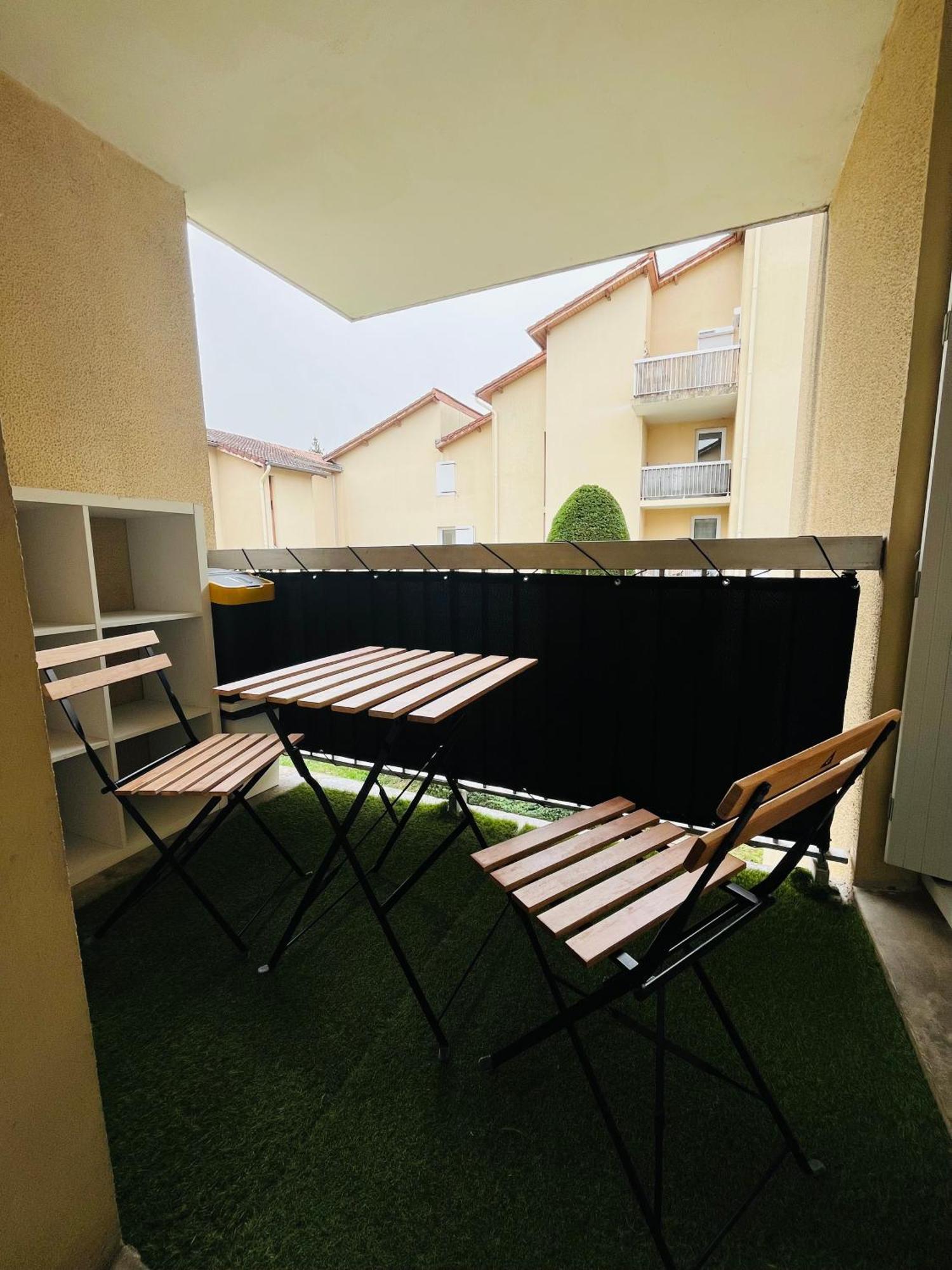 Appartement Cosy Et Confortable Saint-Genis-Laval Bagian luar foto