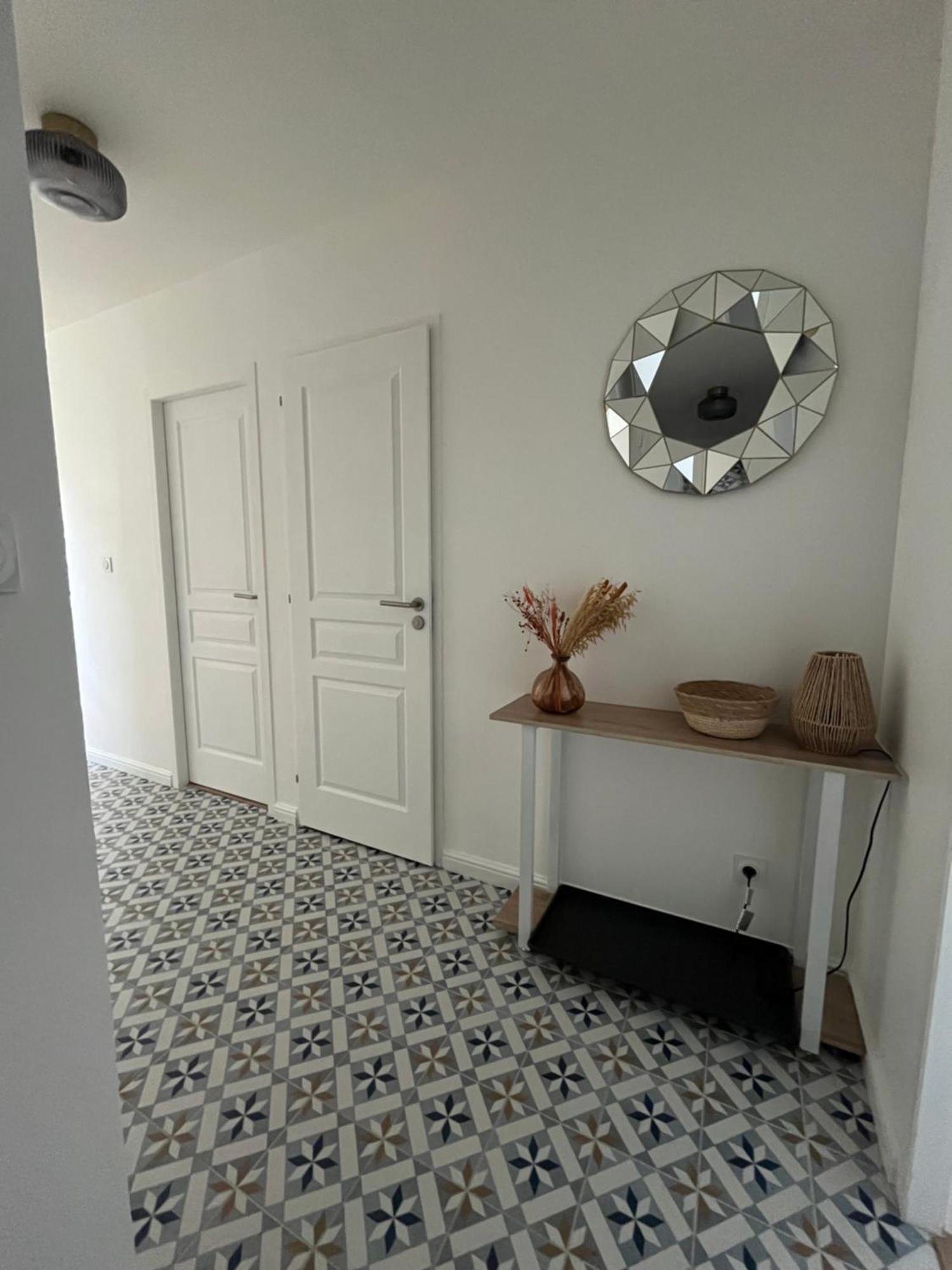 Appartement Cosy Et Confortable Saint-Genis-Laval Bagian luar foto